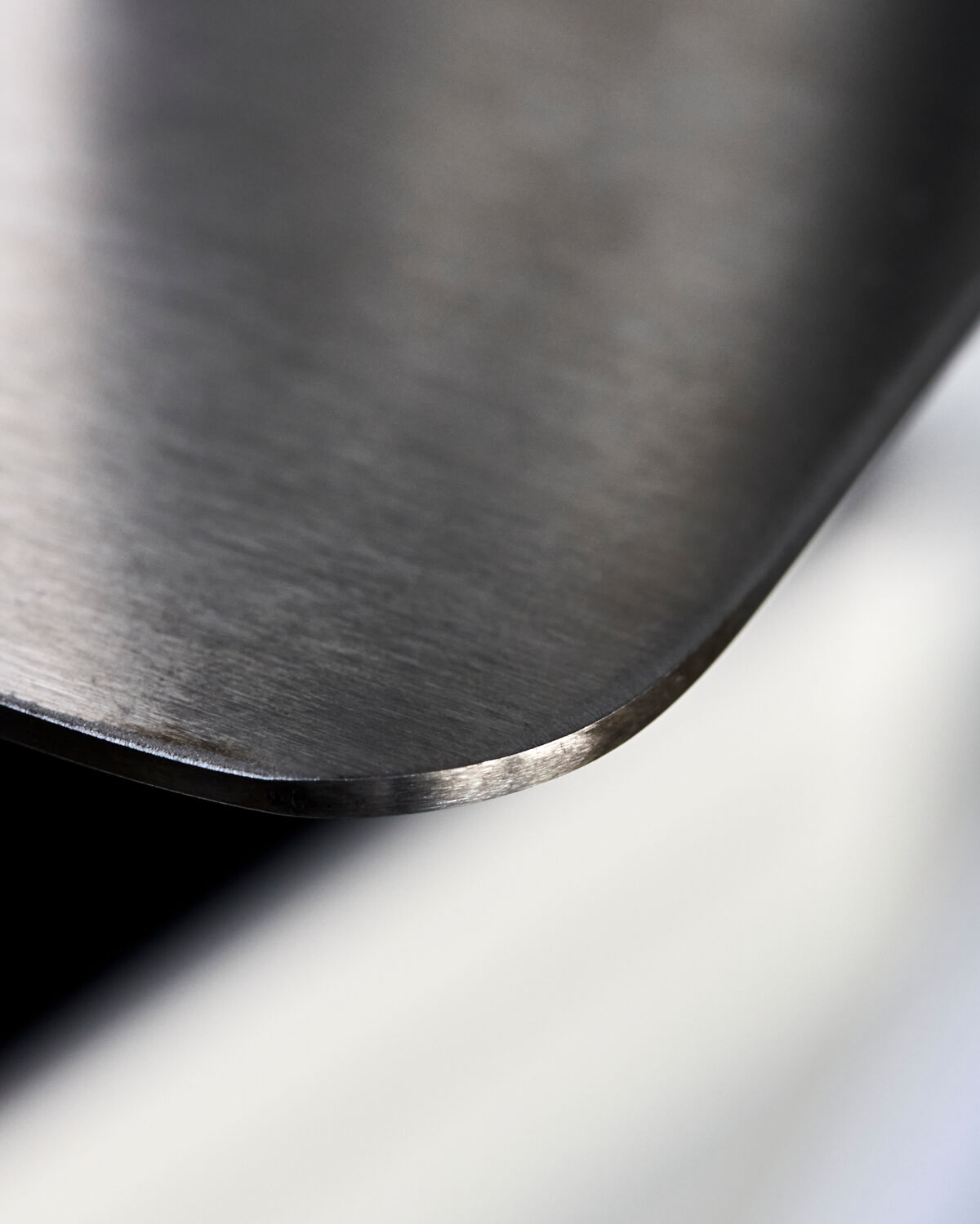 Regal, HDBook, Gebürstetes Silber-Finish