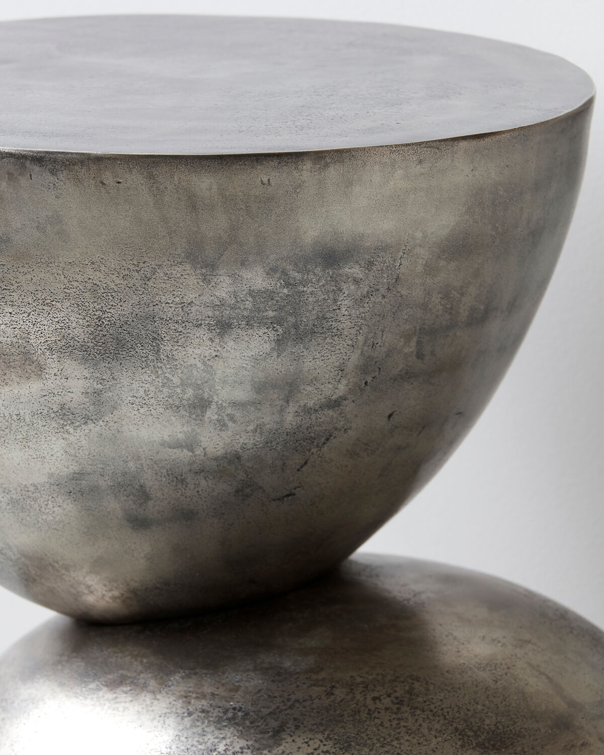Beistelltisch, HDHeena, oxidiertes Metall