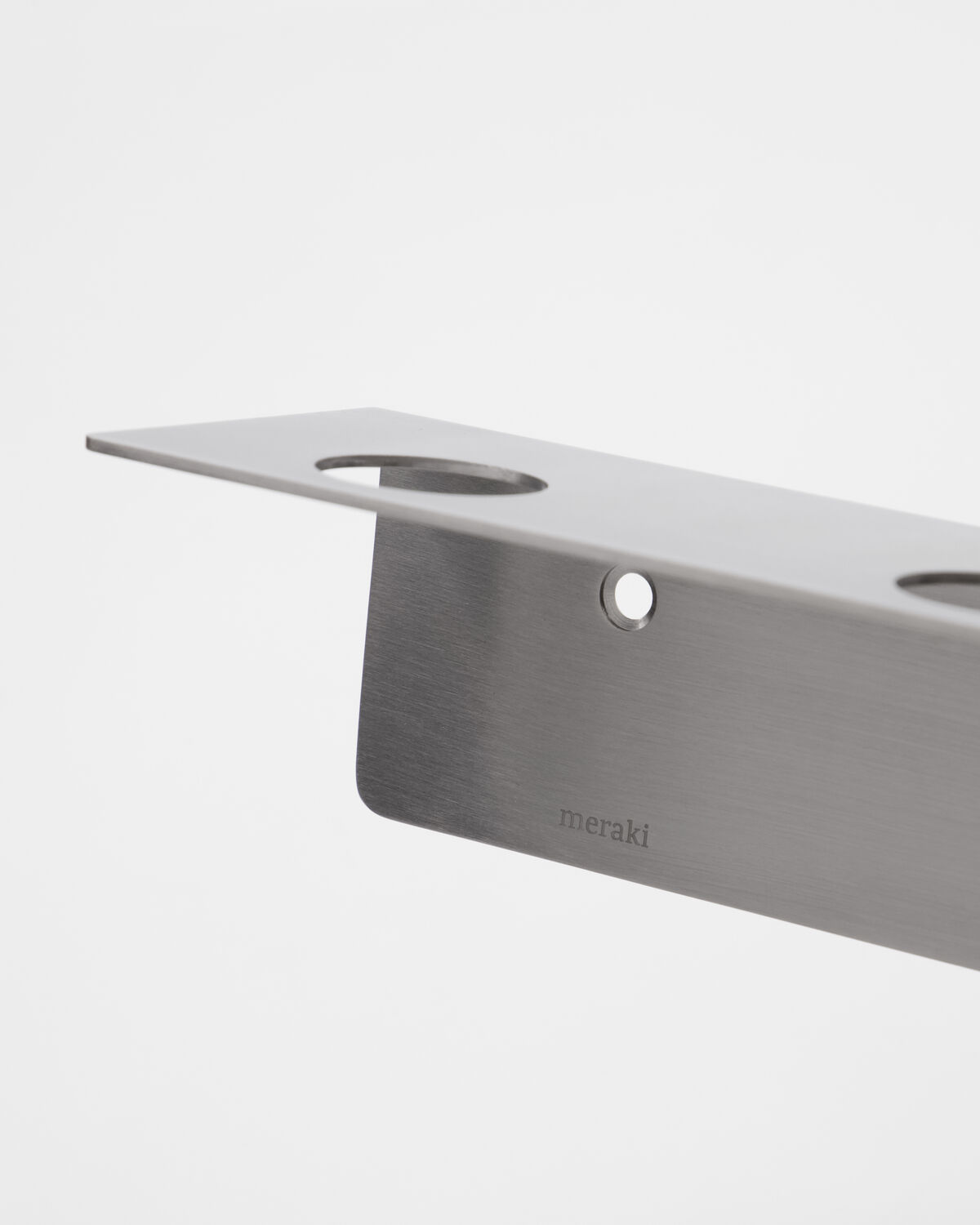 Regal mit Flaschenhalterung und Hakenleiste, Gebürstetes Silber-Finish