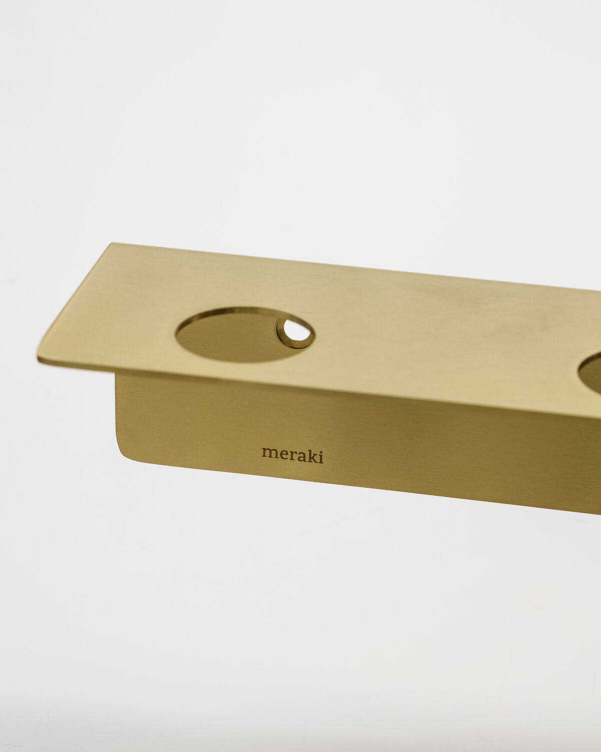 Regal mit Flaschenhalterung und Hakenleiste, Mattes Messing-Finish